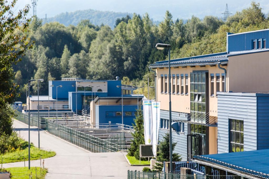 Abwasserreinigungsanlage und Verwaltungsgebäude, AWV WW :: Foto © Helmut Bolesch