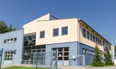 Durch den Umbau des Verwaltungsgebäudes erreichte man die Barrierefreiheit